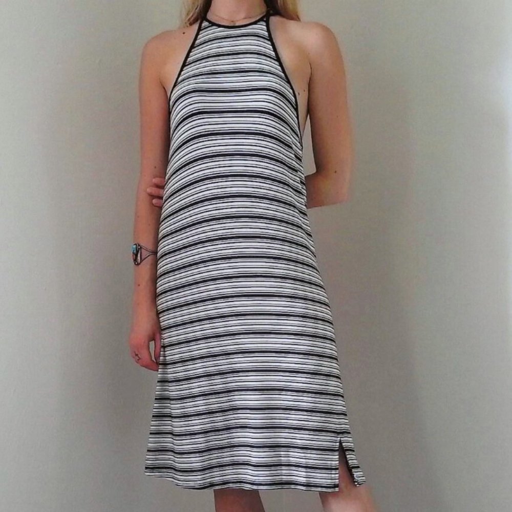 🎉HP🎉American Eagle Outfitters / Black & White Stripes / Size: S / Halter Dress